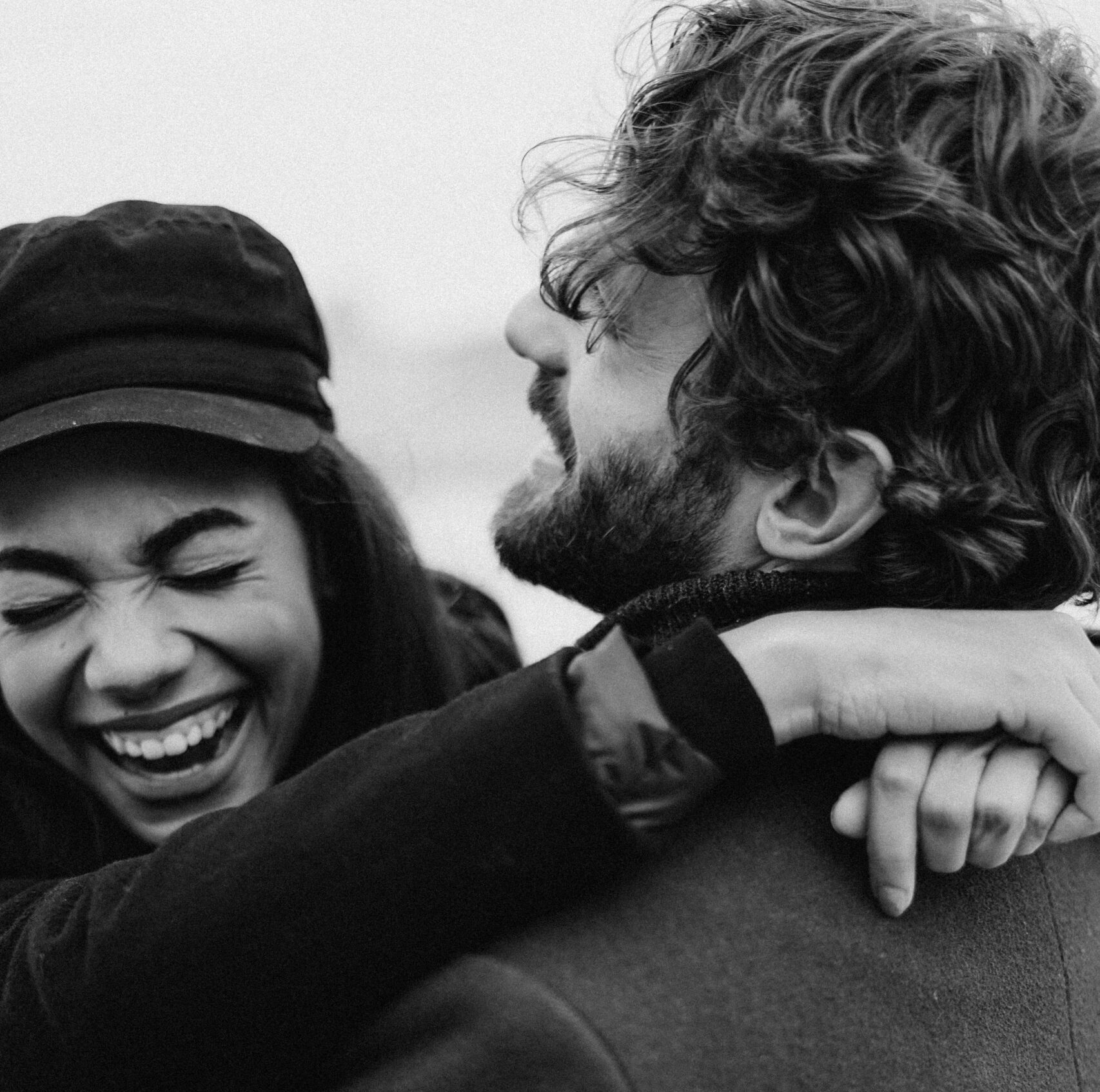 partner visa uk, couple embracing
